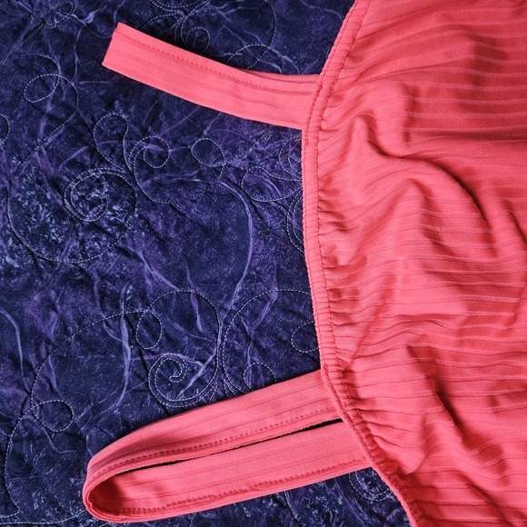 Pink bodysuit - Picture 3 of 4